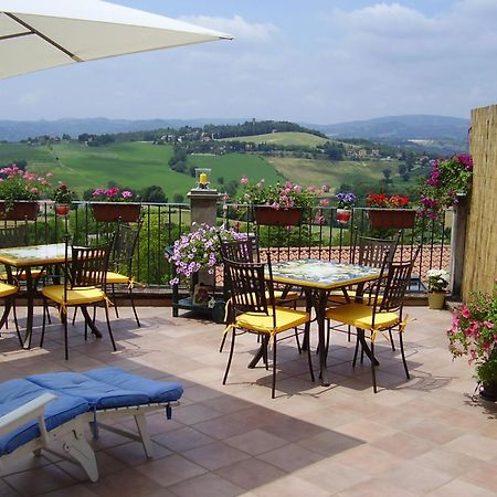 La Terrazza Fio...Rita Acomodação com café da manhã Ripa Exterior foto